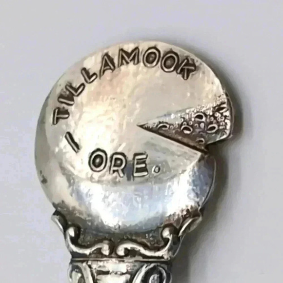 Tillamook Oregon Cheese Wheel Souvenir silver Spoon Kitschy Cool - Picture 1 of 5